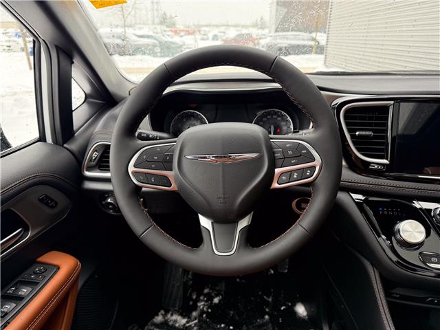 2026 Chrysler Pacifica Pinnacle (Stk: 26145) in London - Image 18 of 32