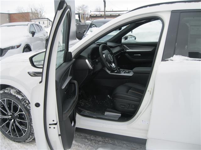 2026 Mazda CX-70 PHEV GT (Stk: 26005) in Stratford - Image 5 of 7