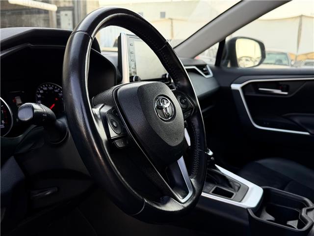 2019 Toyota RAV4 XLE (Stk: 260061B) in Calgary - Image 5 of 18