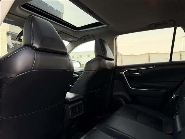 2019 Toyota RAV4 XLE (Stk: 260061B) in Calgary - Image 16 of 18