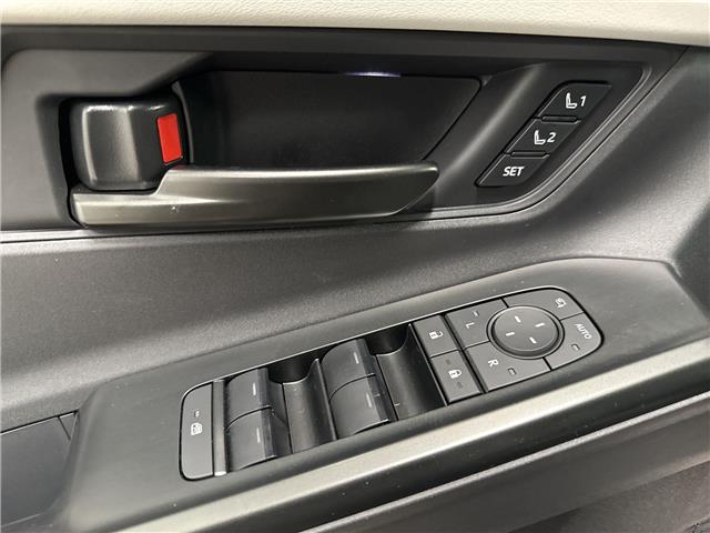 2026 Toyota bZ Limited (Stk: 11105522) in Markham - Image 17 of 32