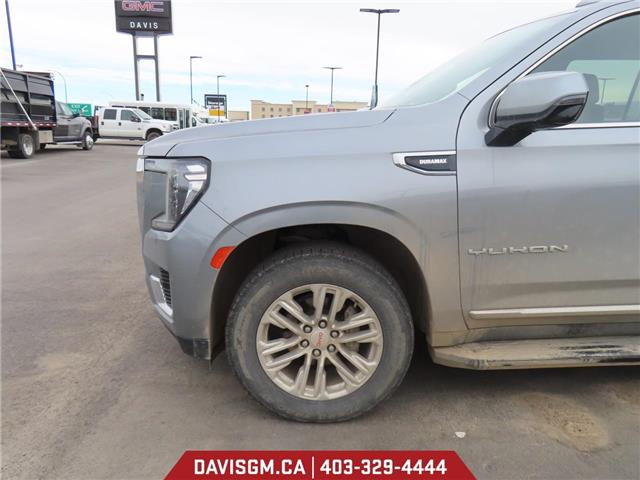 2023 GMC Yukon SLT (Stk: 302815) in Lethbridge - Image 8 of 10