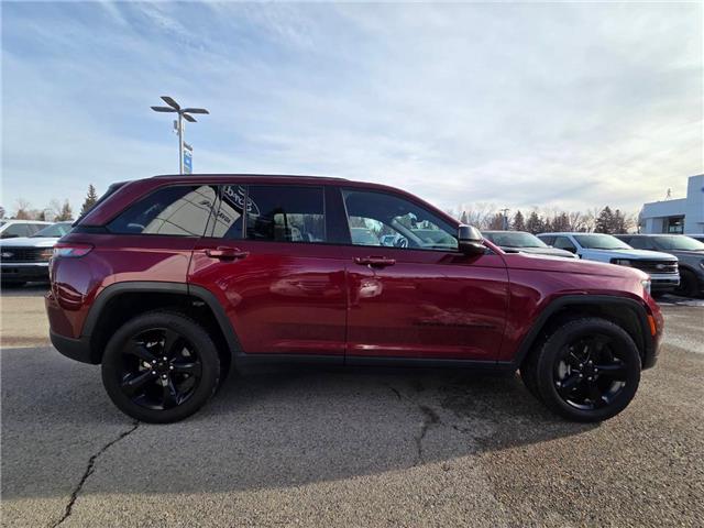 2023 Jeep Grand Cherokee Laredo (Stk: 7073) in Calgary - Image 3 of 11