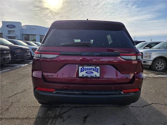 2023 Jeep Grand Cherokee Laredo (Stk: 7073) in Calgary - Image 4 of 11