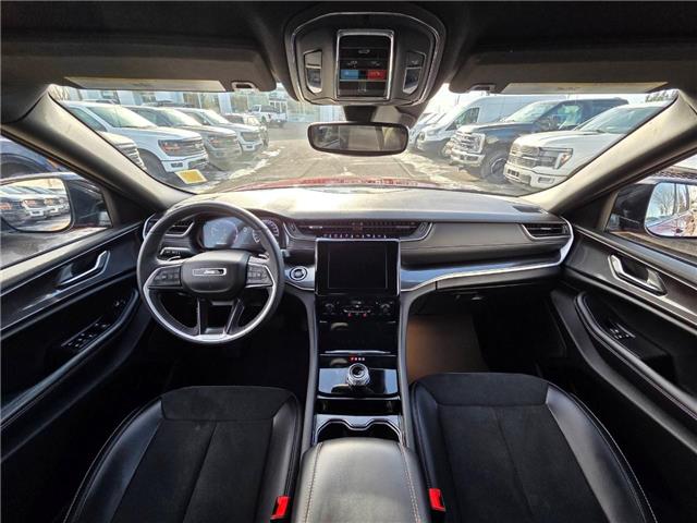 2023 Jeep Grand Cherokee Laredo (Stk: 7073) in Calgary - Image 7 of 11