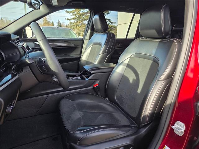 2023 Jeep Grand Cherokee Laredo (Stk: 7073) in Calgary - Image 10 of 11