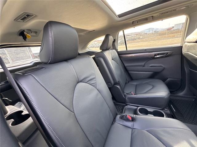 2026 Toyota Highlander Hybrid Limited (Stk: S699283) in Cranbrook - Image 12 of 21