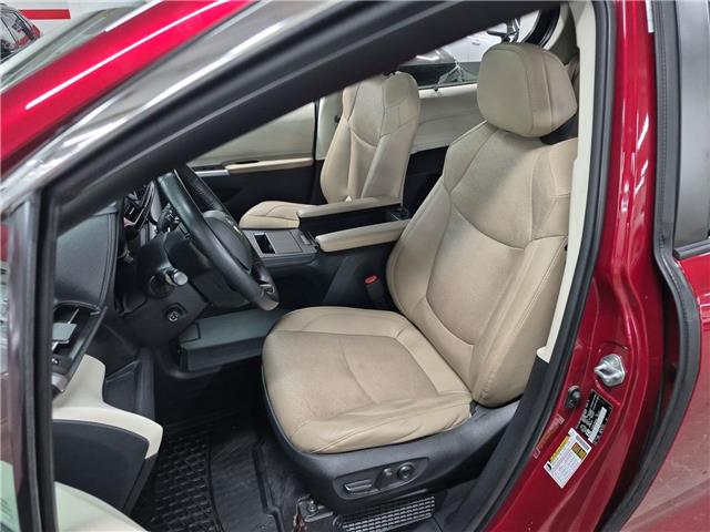 2021 Toyota Sienna Limited 7-Passenger (Stk: 10119828A) in Markham - Image 11 of 37