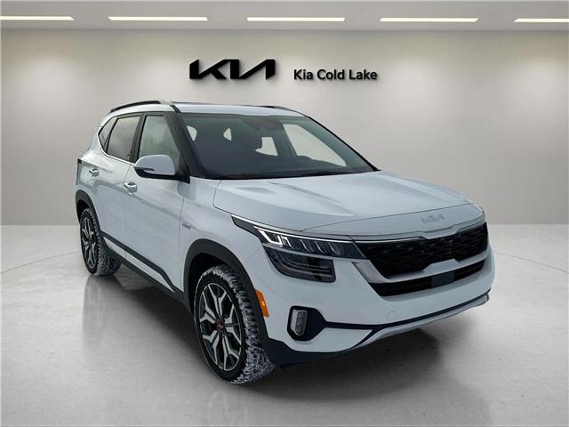 2023 Kia Seltos SX Turbo w/Burgundy Interior (Stk: SP26046A) in Cold Lake - Image 1 of 17