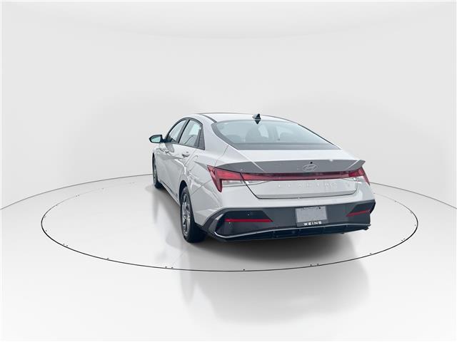 2024 Hyundai Elantra Preferred (Stk: 16104712A) in Markham - Image 7 of 13