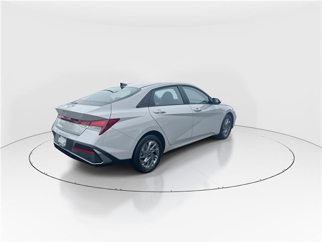 2024 Hyundai Elantra Preferred (Stk: 16104712A) in Markham - Image 9 of 13
