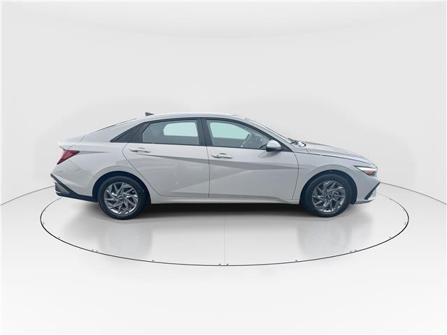 2024 Hyundai Elantra Preferred (Stk: 16104712A) in Markham - Image 10 of 13