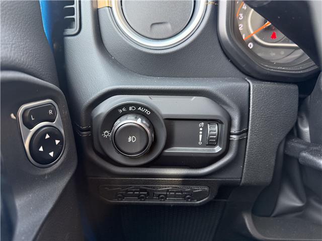2026 Jeep Wrangler Sahara (Stk: 26144) in London - Image 19 of 22