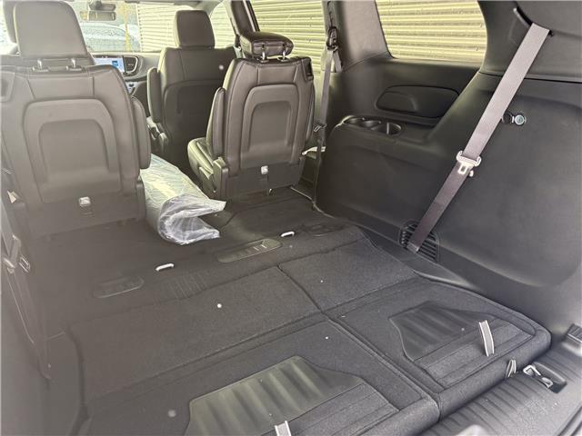 2026 Chrysler Grand Caravan SXT (Stk: 26143) in London - Image 8 of 28