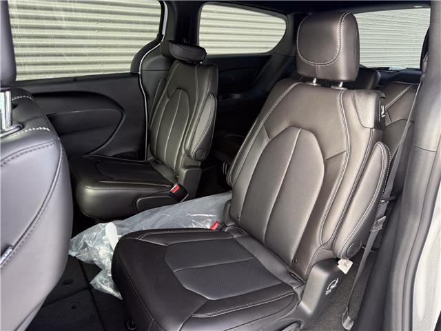 2026 Chrysler Grand Caravan SXT (Stk: 26143) in London - Image 12 of 28