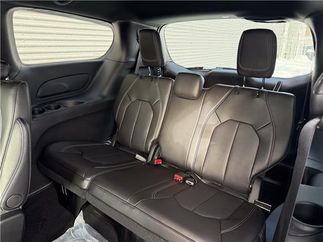 2026 Chrysler Grand Caravan SXT (Stk: 26143) in London - Image 13 of 28