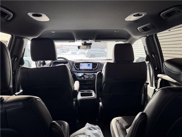 2026 Chrysler Grand Caravan SXT (Stk: 26143) in London - Image 15 of 28