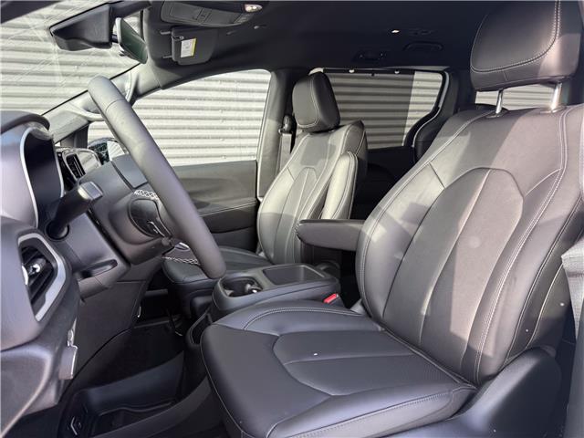 2026 Chrysler Grand Caravan SXT (Stk: 26143) in London - Image 9 of 28