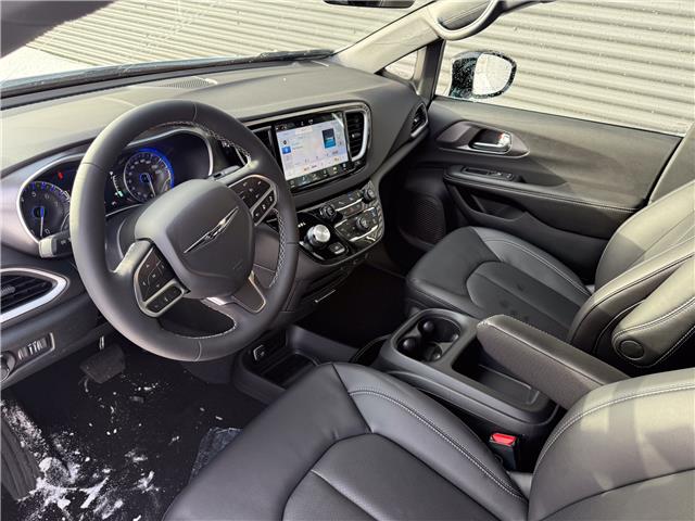 2026 Chrysler Grand Caravan SXT (Stk: 26143) in London - Image 11 of 28