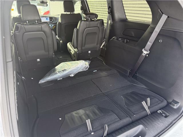 2026 Chrysler Grand Caravan SXT (Stk: 26142) in London - Image 8 of 28