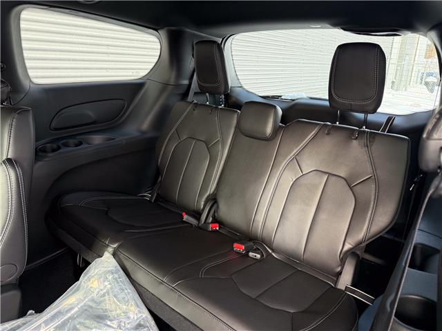 2026 Chrysler Grand Caravan SXT (Stk: 26142) in London - Image 12 of 28