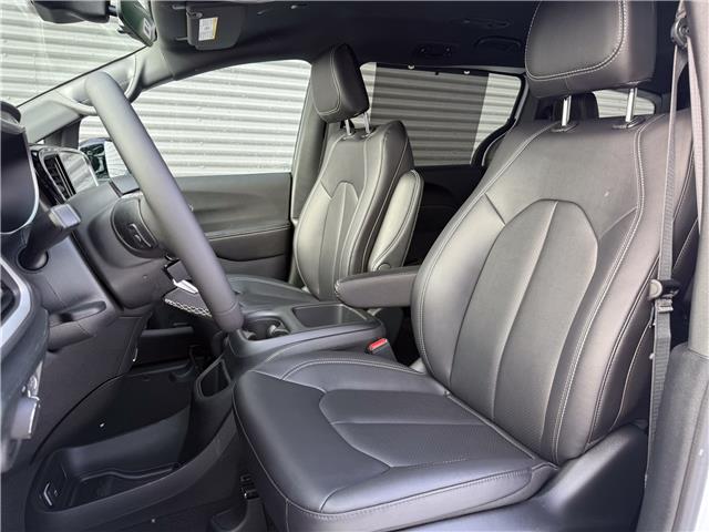 2026 Chrysler Grand Caravan SXT (Stk: 26142) in London - Image 9 of 28