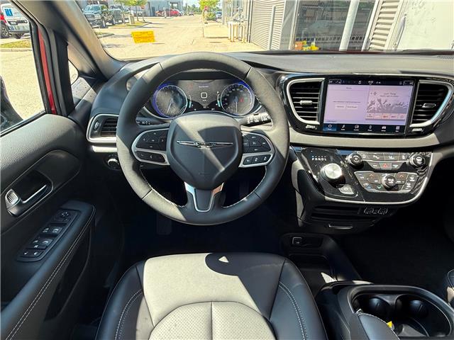 2025 Chrysler Grand Caravan SXT (Stk: 25503D) in London - Image 15 of 19