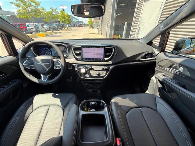 2025 Chrysler Grand Caravan SXT (Stk: 25503D) in London - Image 16 of 19