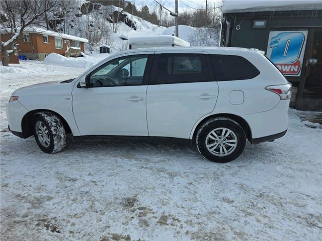 2014 Mitsubishi Outlander SE (Stk: ZOUTLANDER) in Sudbury - Image 2 of 17