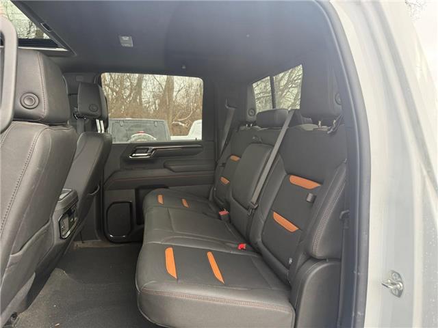 2025 GMC Sierra 2500HD AT4 (Stk: 165289) in London - Image 10 of 12
