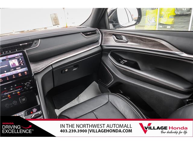 2024 Jeep Grand Cherokee Overland (Stk: BF9045) in Calgary - Image 31 of 34