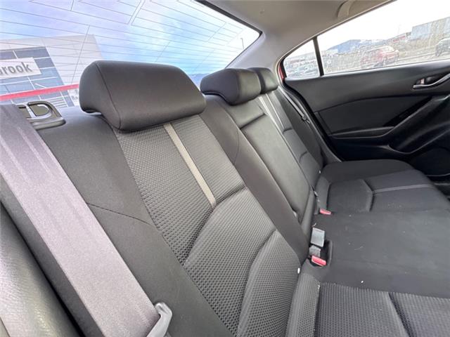 2018 Mazda Mazda3  (Stk: T023418P) in Cranbrook - Image 3 of 10