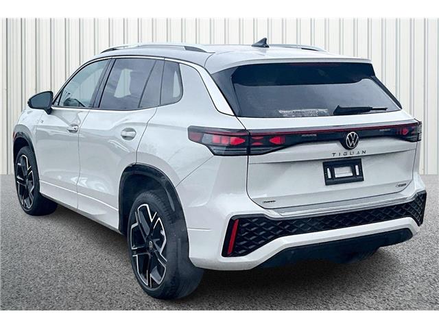 2026 Volkswagen Tiguan Highline Turbo R-Line (Stk: 26TI9157) in Cranbrook - Image 3 of 13
