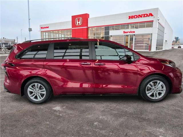 2025 Toyota Sienna XSE 7-Passenger (Stk: C1683) in Lethbridge - Image 2 of 23