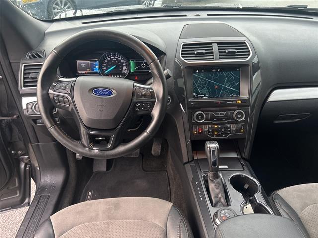 2017 Ford Explorer XLT (Stk: 704779J) in Surrey - Image 10 of 15