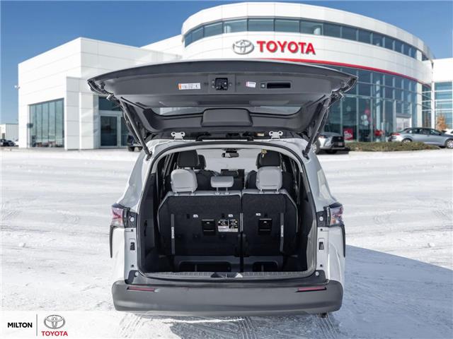 2025 Toyota Sienna XLE 8-Passenger (Stk: 239203) in Milton - Image 7 of 27