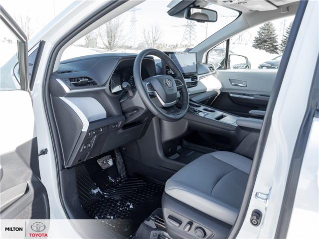 2025 Toyota Sienna XLE 8-Passenger (Stk: 239203) in Milton - Image 8 of 27