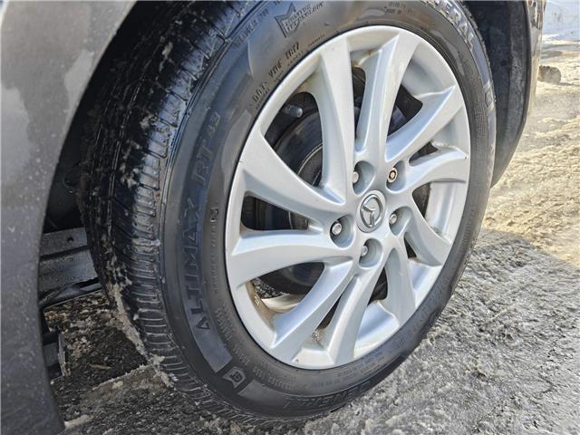 2012 Mazda Mazda3 Sport GX in Ottawa - Image 4 of 11 2012 Mazda Mazda3 Sport GX in Ottawa - Image 4 of 11