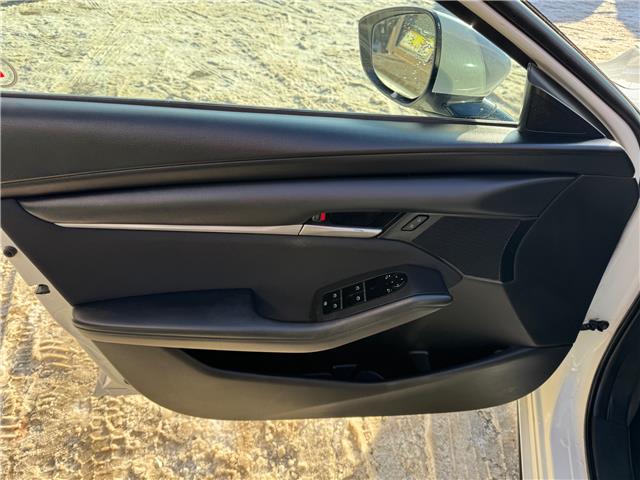 2022 Mazda Mazda3 Sport GX (Stk: 2601029) in Waterloo - Image 9 of 19