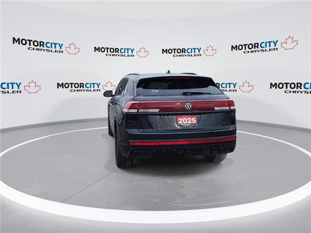 2025 Volkswagen Atlas Cross Sport 2.0 TSI Comfortline R-Line Black Edition (Stk: 260037A) in Windsor - Image 7 of 21