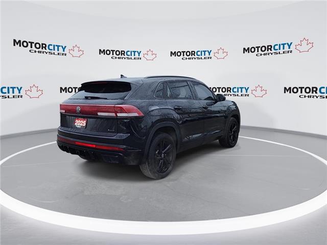 2025 Volkswagen Atlas Cross Sport 2.0 TSI Comfortline R-Line Black Edition (Stk: 260037A) in Windsor - Image 8 of 21