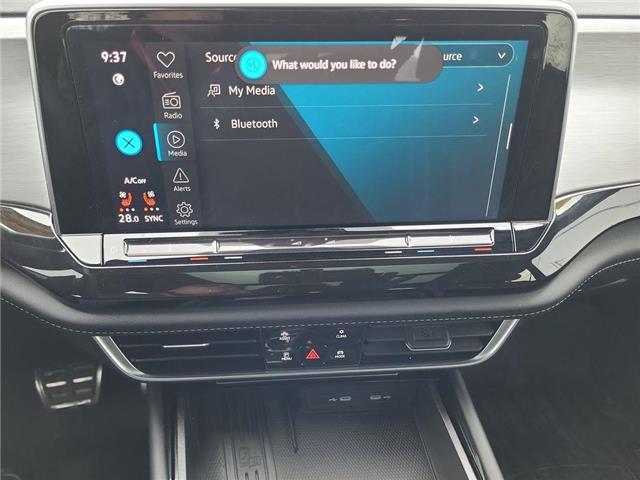 2025 Volkswagen Atlas Cross Sport 2.0 TSI Comfortline R-Line Black Edition (Stk: 260037A) in Windsor - Image 17 of 21