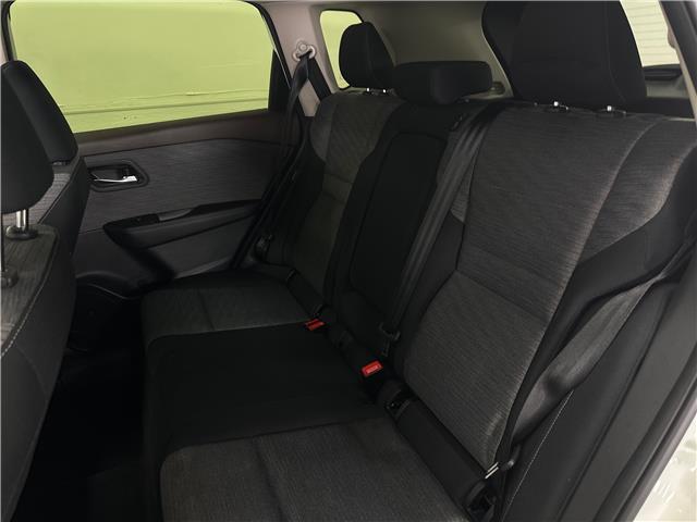 2023 Nissan Rogue SV Moonroof (Stk: 43439J) in Belleville - Image 7 of 25