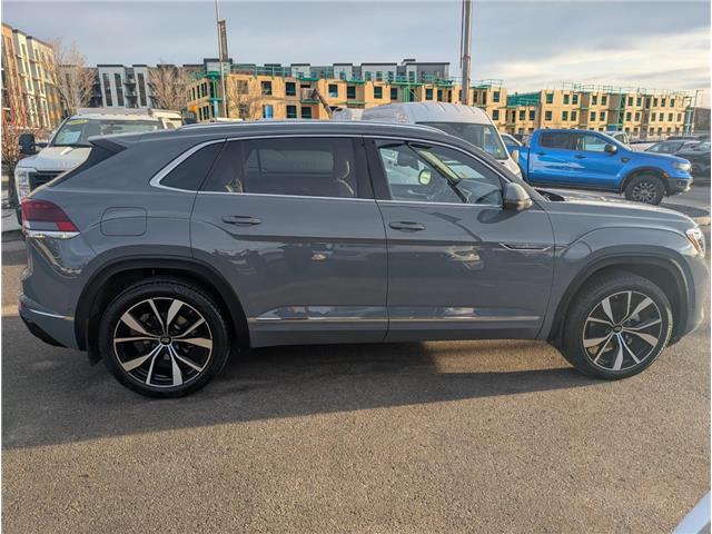 2024 Volkswagen Atlas Cross Sport 2.0 TSI Execline (Stk: SK-558A) in Calgary - Image 7 of 27