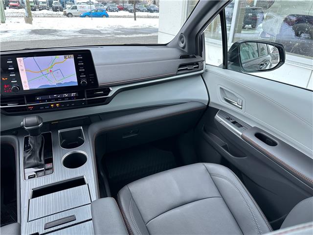 2024 Toyota Sienna XSE 7-Passenger (Stk: W6993) in Cobourg - Image 11 of 28