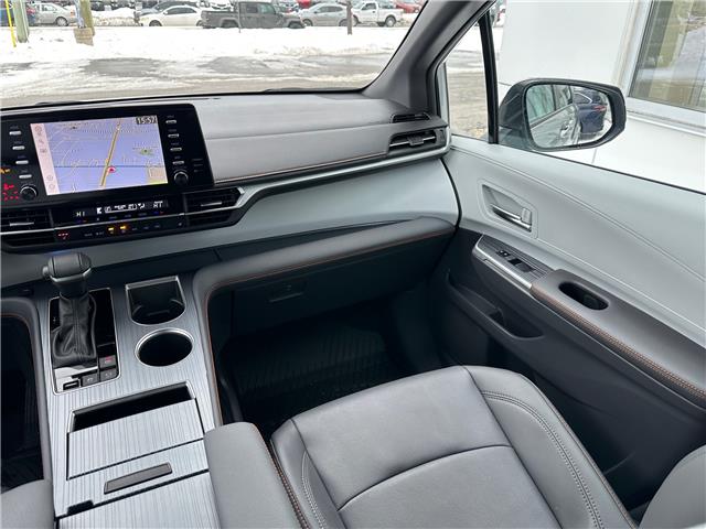 2024 Toyota Sienna XSE 7-Passenger (Stk: W6996) in Cobourg - Image 12 of 27