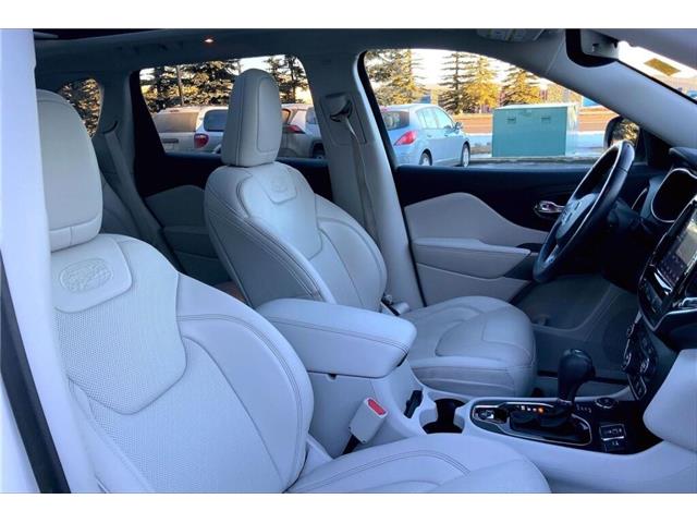 2019 Jeep Cherokee Overland (Stk: TSR86531) in Sherwood Park - Image 7 of 30