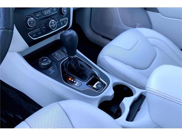 2019 Jeep Cherokee Overland (Stk: TSR86531) in Sherwood Park - Image 15 of 30