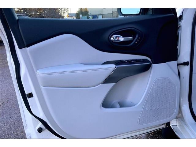 2019 Jeep Cherokee Overland (Stk: TSR86531) in Sherwood Park - Image 21 of 30