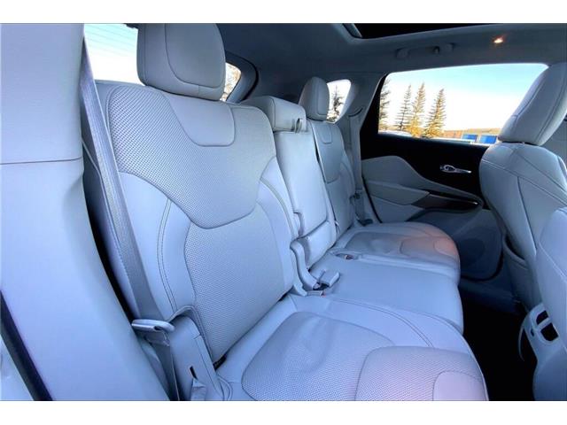 2019 Jeep Cherokee Overland (Stk: TSR86531) in Sherwood Park - Image 25 of 30